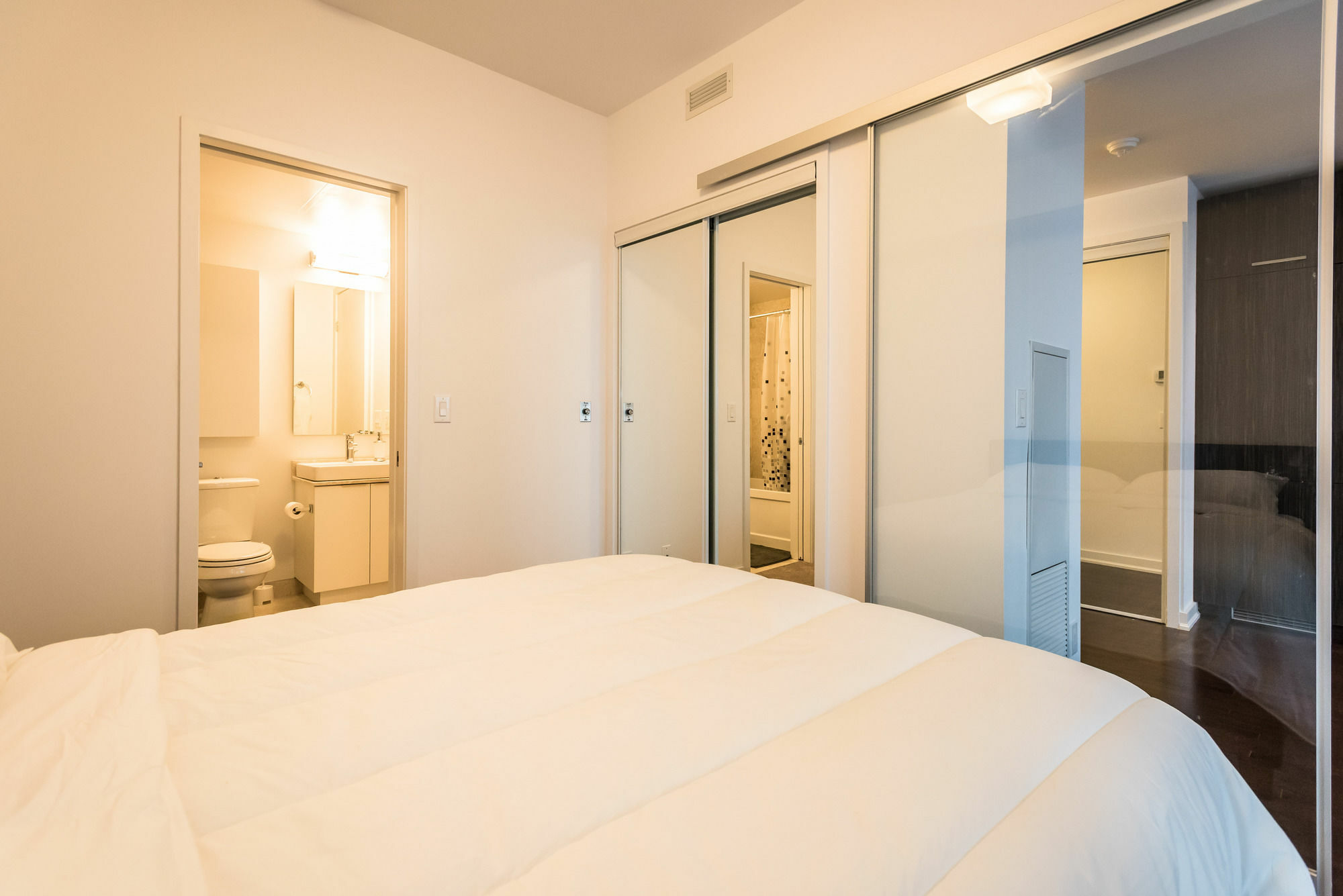 Downtown Luxury Lakeview Condo 多伦多 外观 照片