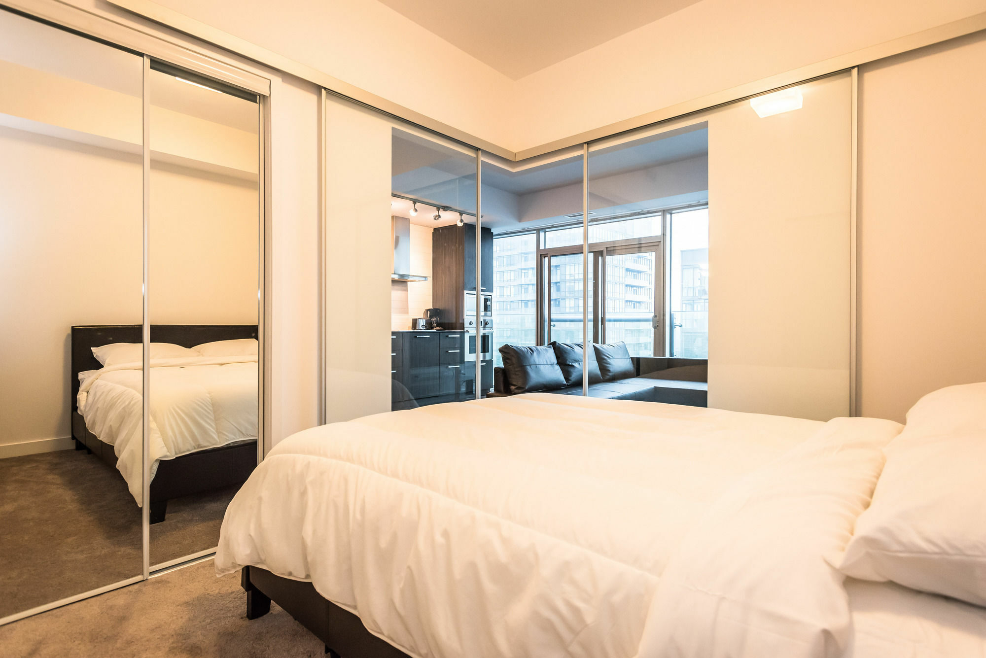 Downtown Luxury Lakeview Condo 多伦多 外观 照片