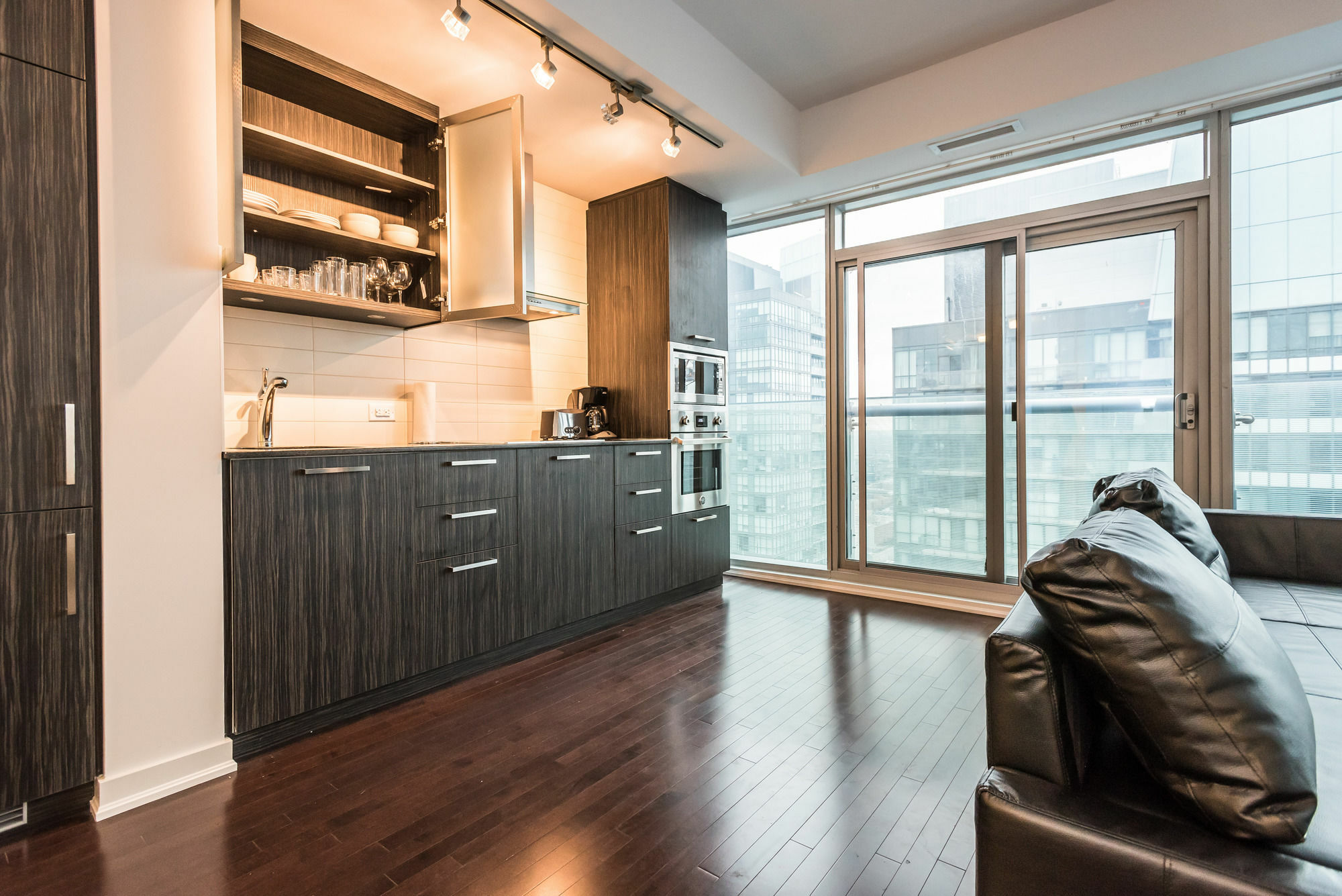 Downtown Luxury Lakeview Condo 多伦多 外观 照片